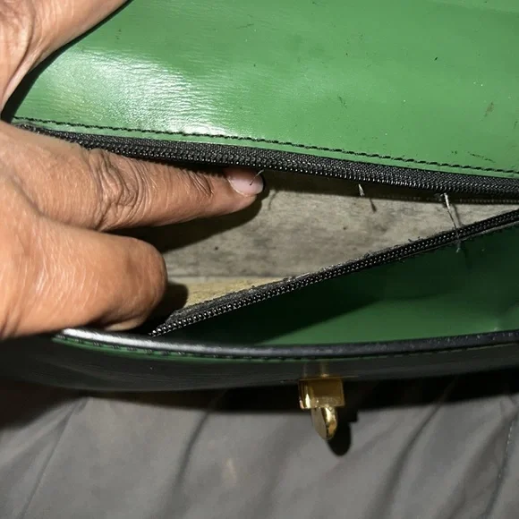 Louis Vuitton Green Crossbody Bag with Gold Clasp. Comes with COA. PRE-OWNED. - Picture 6 of 12